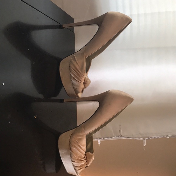 Womanly heels - Picture 2 of 5